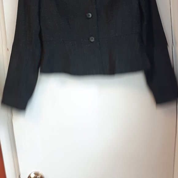 Ann Taylor Petite Jacket, charcoal, very good condition, 3 buttons size 2P - Picture 6 of 7